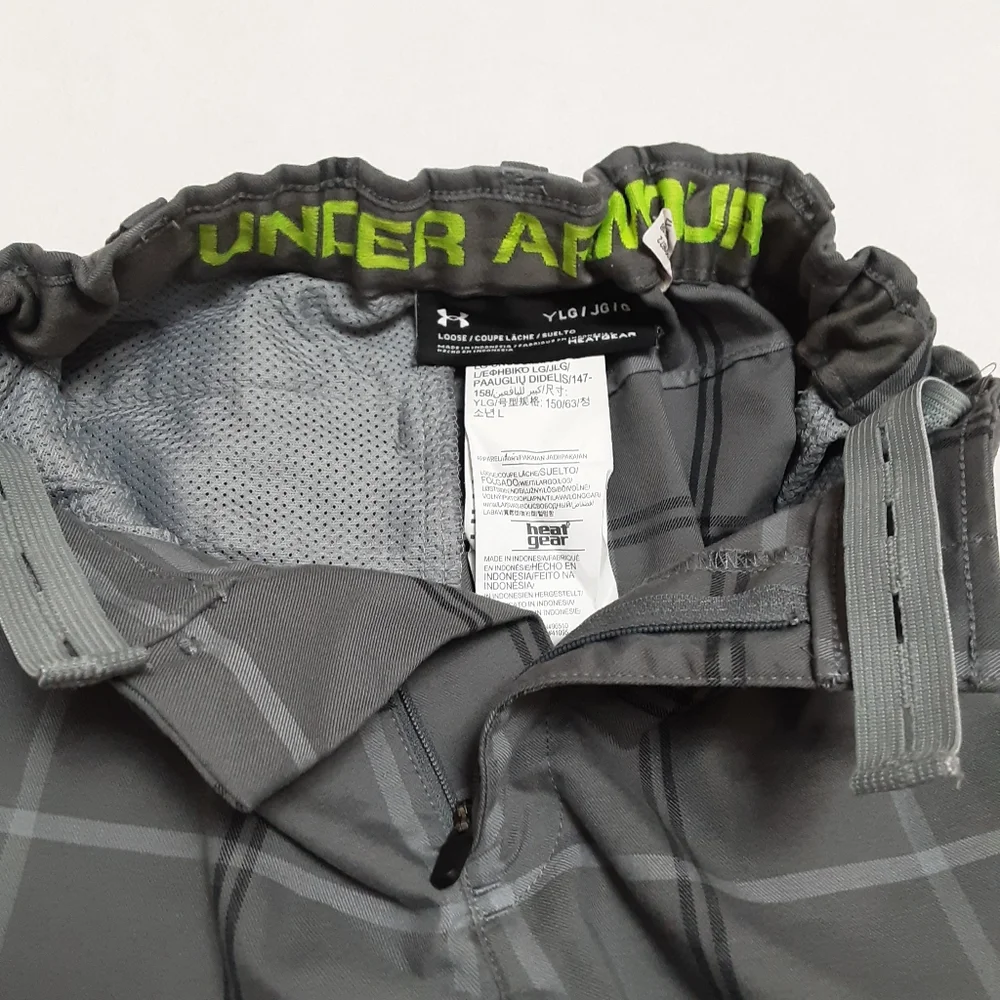 Under Armour Casual Shorts Boys Large